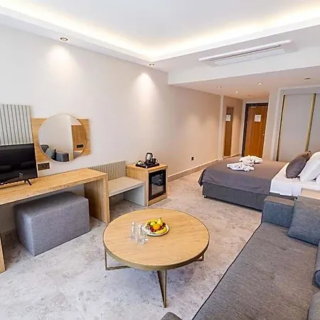 222 Hisaroenue Hotel